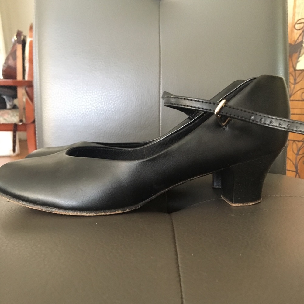 Character Shoes View 2